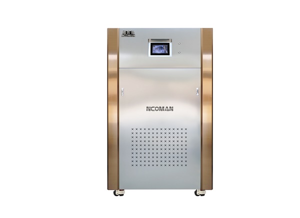 工廠機(jī)器運(yùn)用蒸汽蒸汽發(fā)生器進(jìn)行高溫清洗!